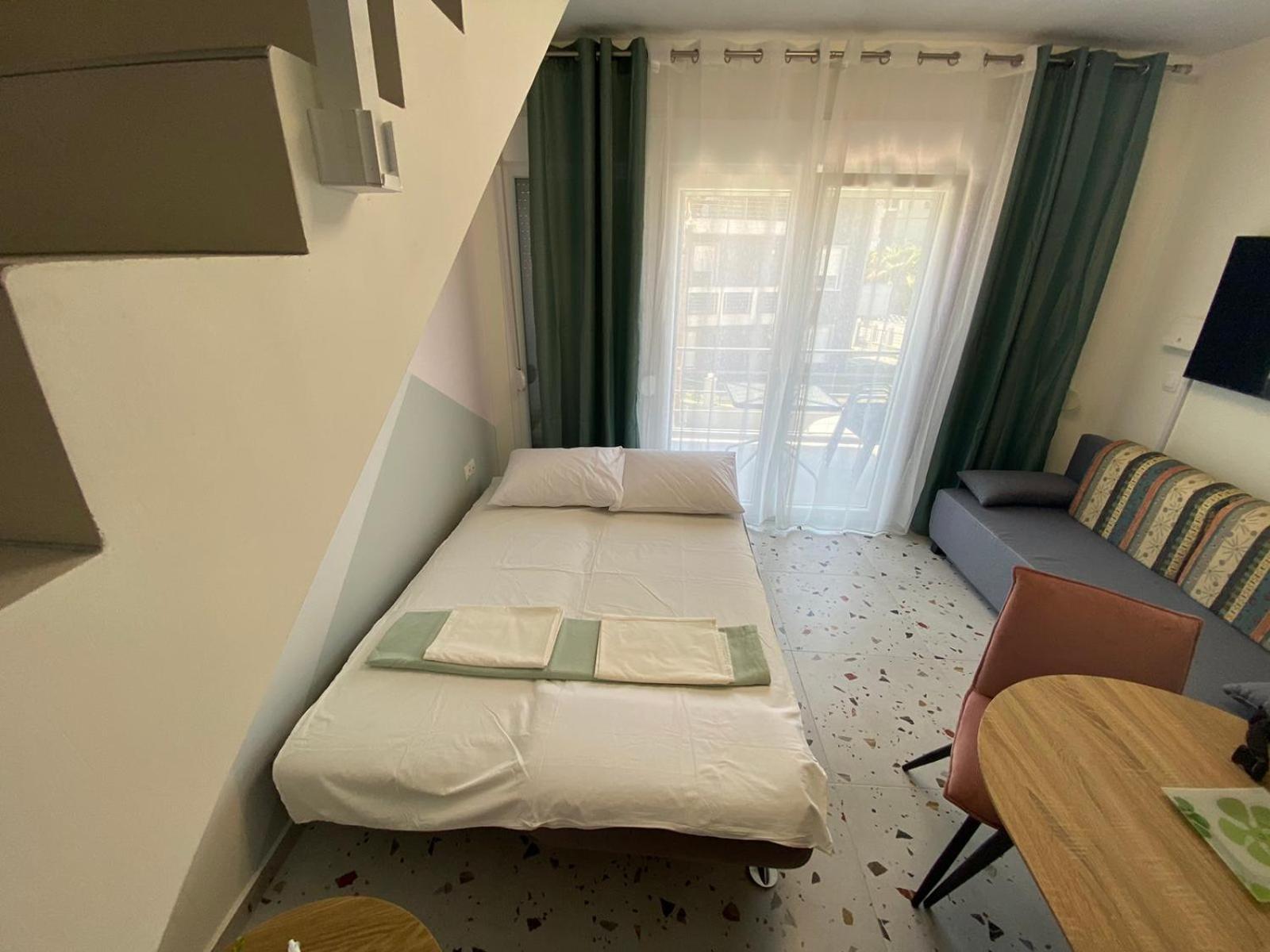 Mosaic Luxury Apartment Néa Péramos